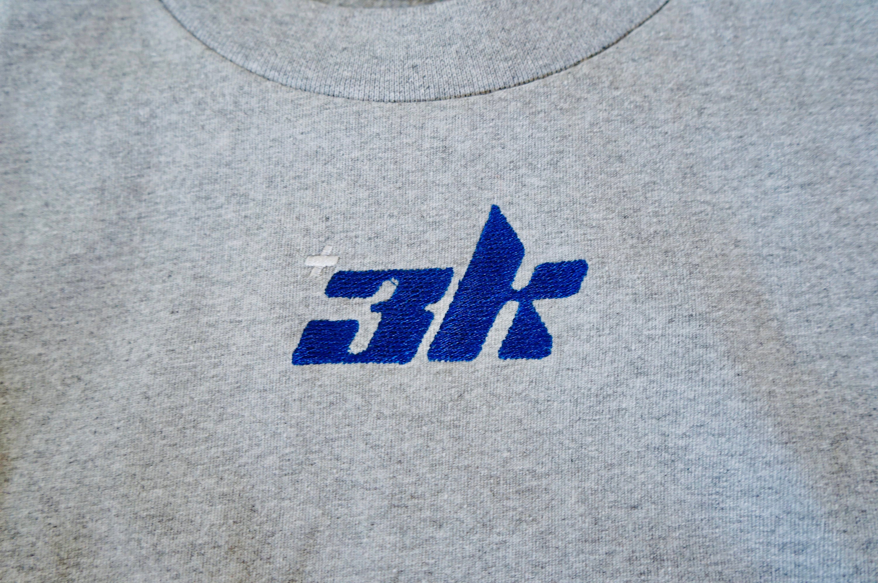 3k Center Logo Tee "Athletic Grey"